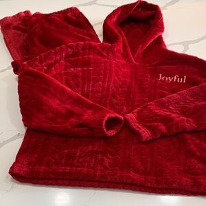 Pajamas Matching set. 
Holiday size small  💝